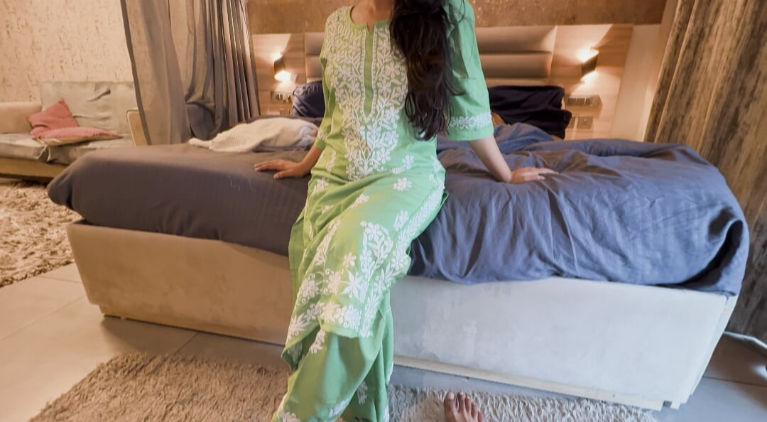 Step Sister Ki Shaadi Hone Ke 4 Din Phele Uski Virginity Todi