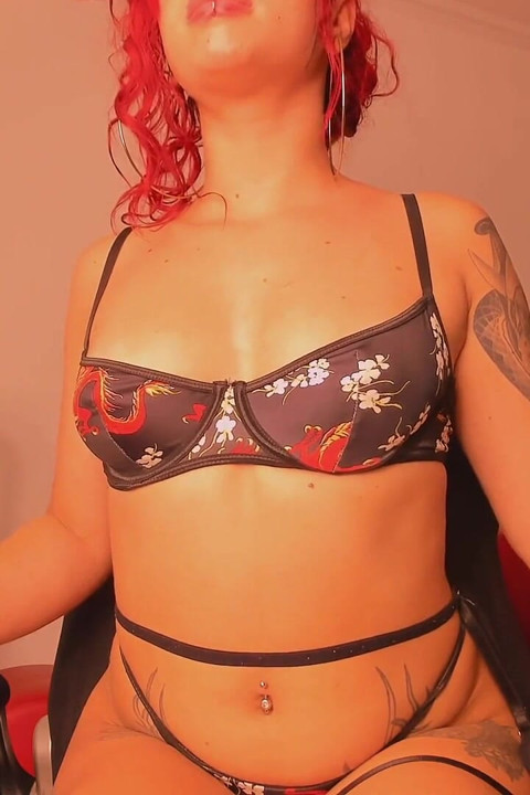 Roleplay: Boss Finds His Latina and Tattooed Secretary Streaming Live While Masturbating