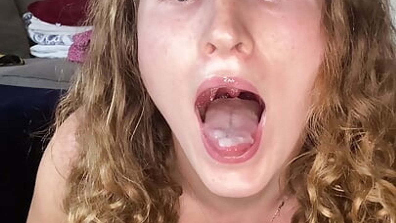 Eating cum after fucking my ass