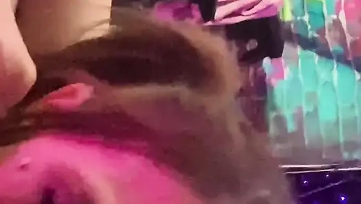 Bulutlarda sallanıyor