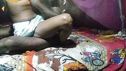 Akeli bahan ne apne hi sahodar bhai se chudwaya