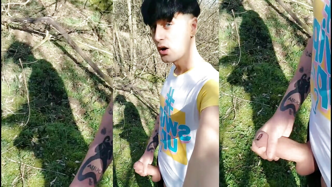 Güneşli bir günde twink ve gölgesi - açık havada mastürbasyon - kalın yarak