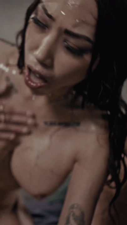 Emma Rosie Parasite Squirting Threesome