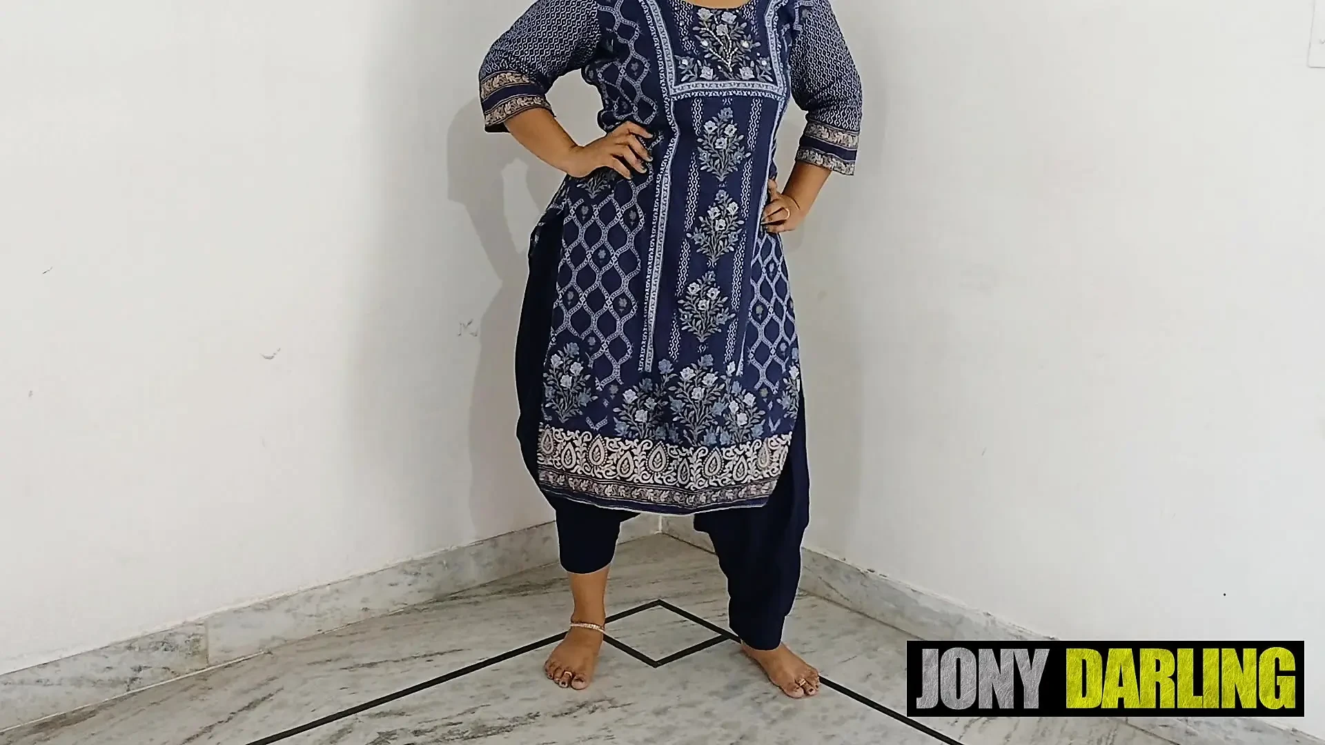 Indian Gasti Nude Mujra on Punjabi Song 