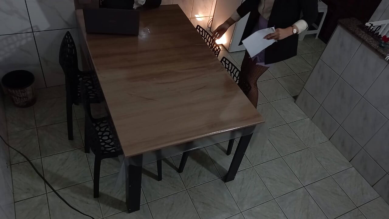 비서의 엉덩이가 회의실에서 따먹히다