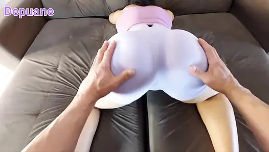 Сводная сестренка в тугом новом спортзале в шортах соблазняет жестким трахом