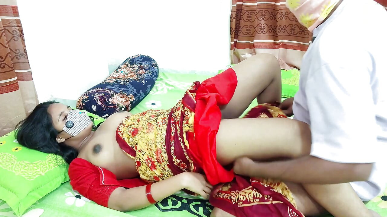 Naughty step-mom know how to satisfy her step-son Desi saree wear stepmom fuck xxx