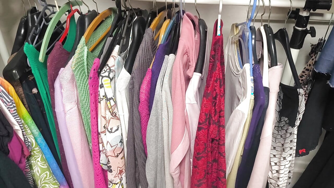 我会给你看我的衣服房 👗