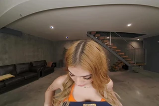 Badoinkvr lilith grace terobsesi dan dia menatapmu seperti dia ingin memakanmu hidup-hidup