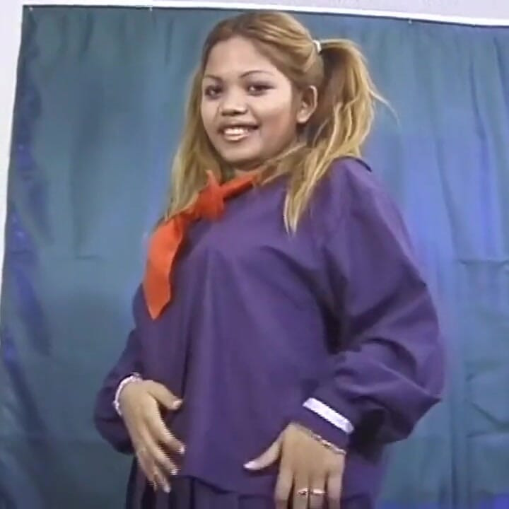 Asian babe pussy fucking dildo playing