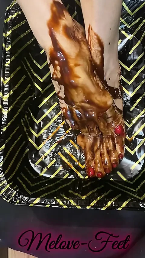 Compilation of Melove's Messy Feet & Long Toes