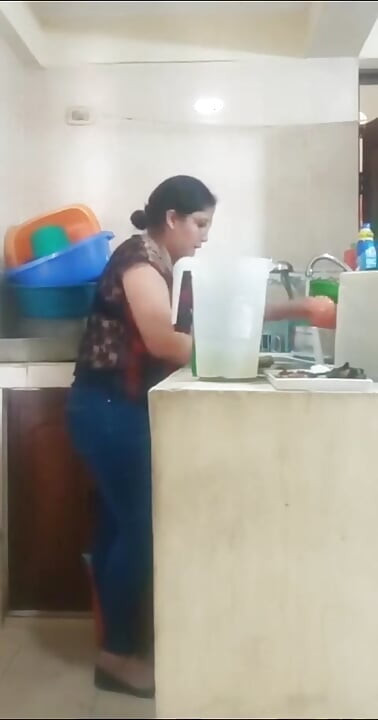 naukraani ki uske maalik dvara chudaee, meri patni ne hamen lagabhag pakar liya