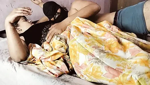 Sherni kalın bir yarak ve büyük bir döl için susuzluklarını tutamıyor