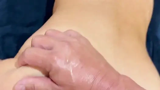 Nine anal sikiş ve edepsiz konuşma için sert boşalıyor