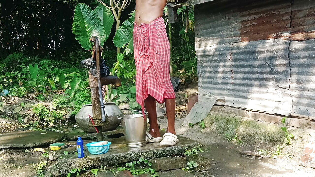Tha guy is to hot love this style bath