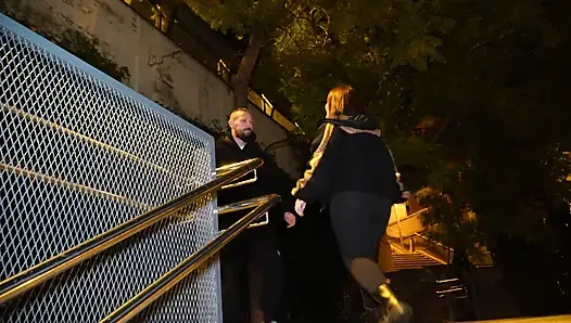 Iria ruiz sokakta sakso ve sert anal seks
