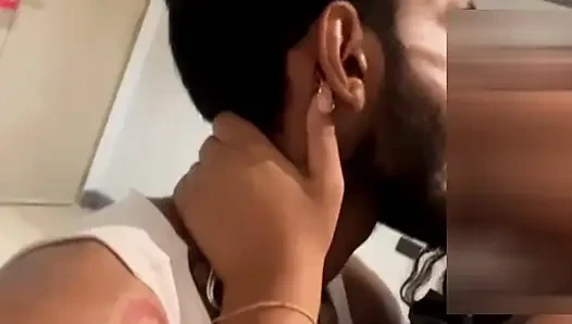 Cewek jalang nri indain pantat montok diajak ngentot dan dientot habis-habisan sama kontol besar