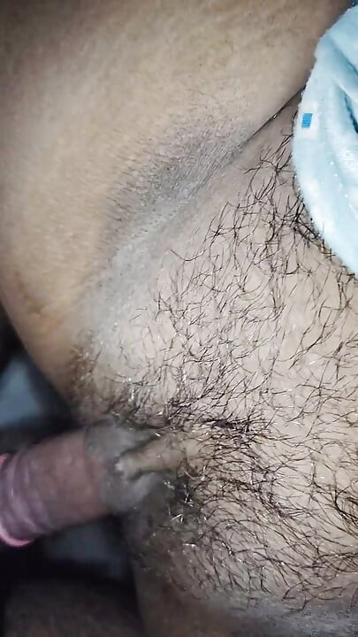 Une Femme Punjabi Infidèle Avec Le Copain Du Voisin Pendant Que Chez Lui Personne D’autre Qu’elle.