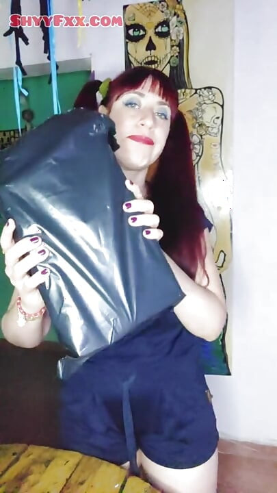 Shyyfxx Vlog Raspakiranje Dana Zemaljskih Užitaka, Samodarivanja i Analnog Sailor Moon