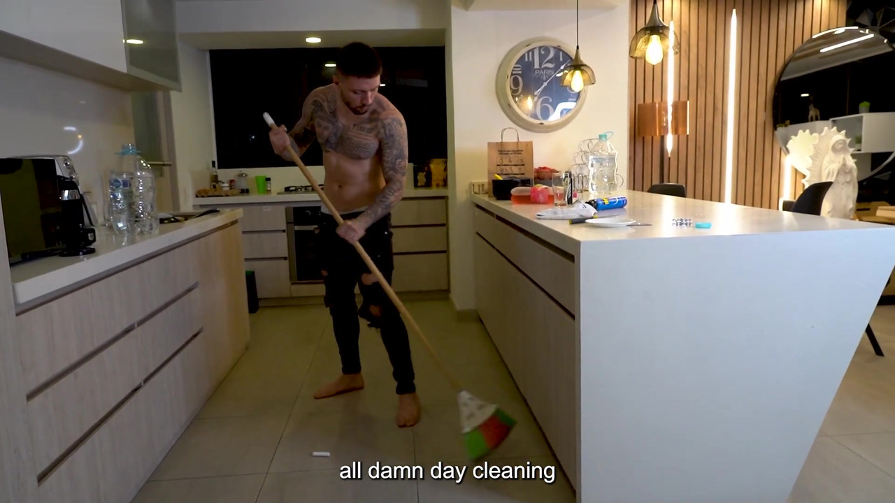 18 岁的哥伦比亚继妹趁父母不在的时候操她姐夫的绿帽奴！Naty delgado和rauls Bud