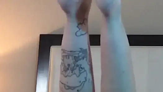 Лижу миниатюрную татуированную киску тинки - подборка 5