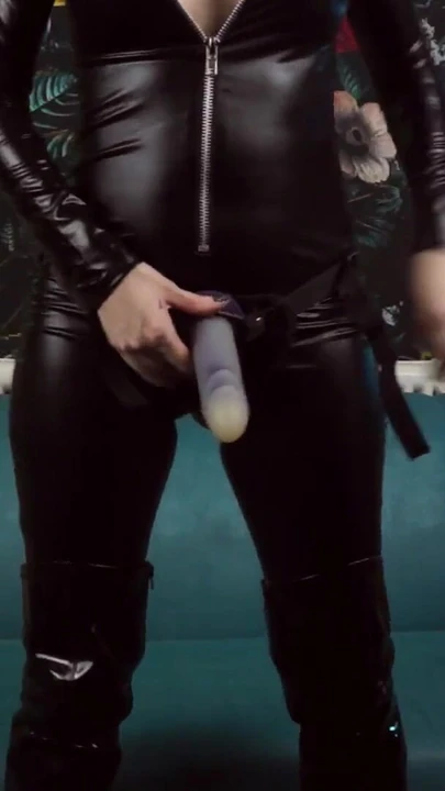 Momento memorable de "Vincular tu culo virgen"