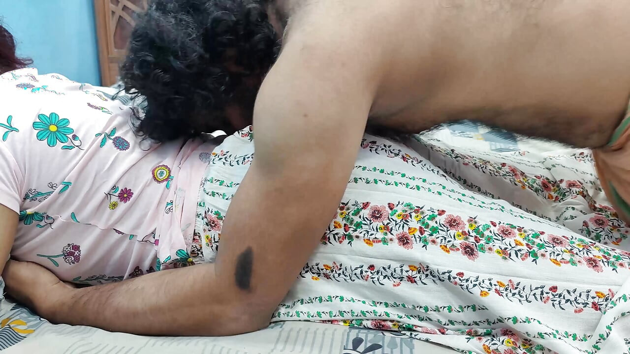 נשיקת ציצים עם ליקוק טבור