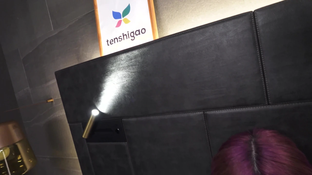 Shiori Fujimori bugün cosplay için bizim için seksi bir kostüme giriyor