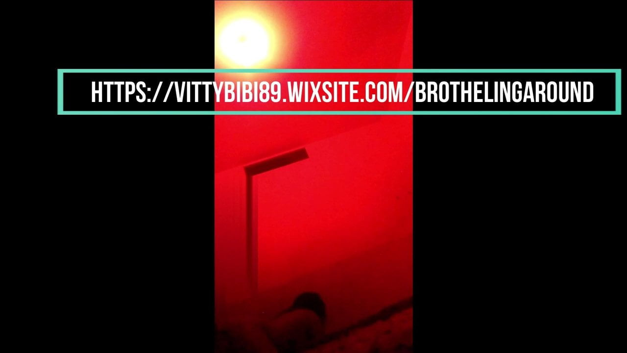 Nóng milf vén váy
