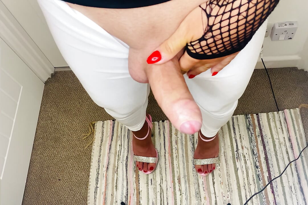 Cumming over my feet in high heels