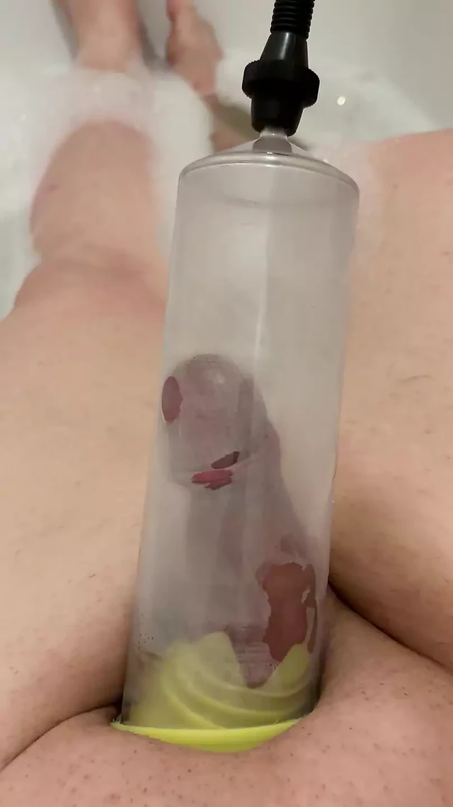 Penis pump in Barth than masturbate