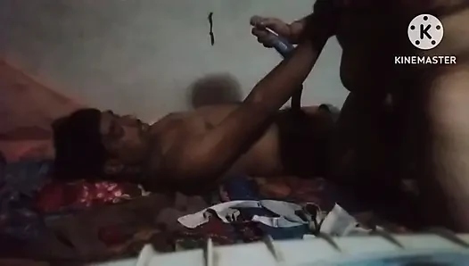 Desi bhabi aaj bhabi ne lund ki malish ki