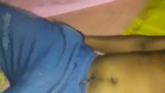 Büyük götlü Hintli ateşli video