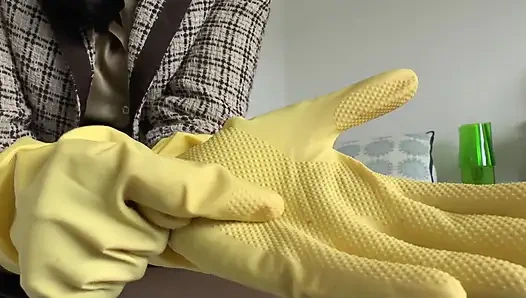 Paskalyada sperm pompalanacak! Gerekirse sağım eldivenleri ile bile! Lady Victoria Valente