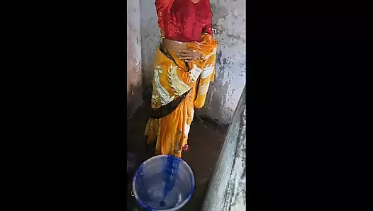 Bhabhi Suhagrat Karke bathroom per  Naha kar maja le raha hai  Hindi Solo Sex