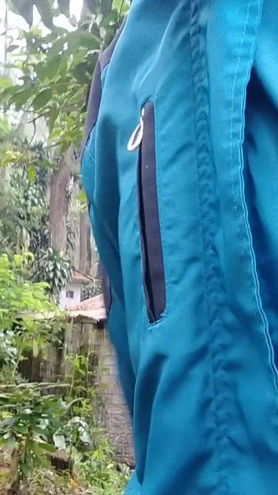 Vacation in a tourist attraction that is going viral and find a place to masturbate | Clip 1