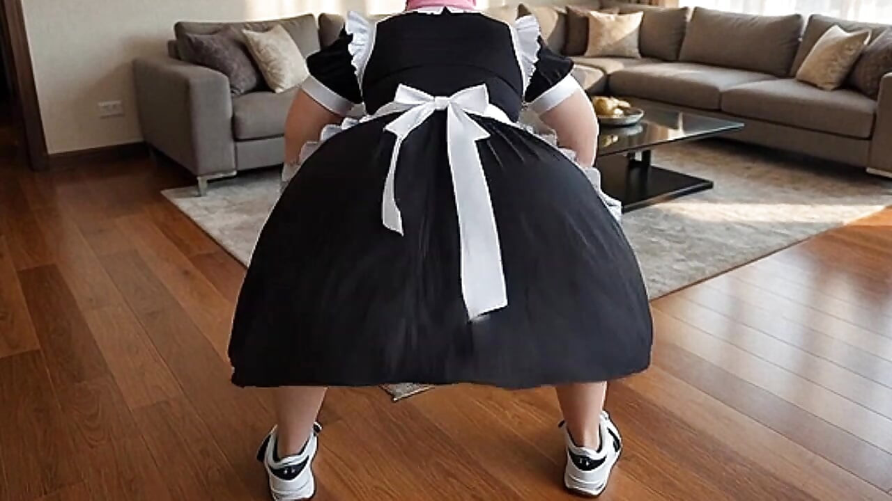 Камериерка с големи цици получава заплатата си