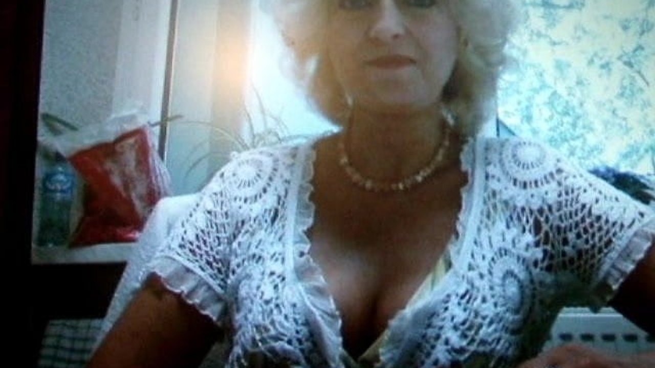 Cum on busty gilf