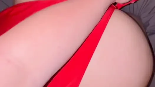 Meine frau in meinem roten lieblings-bikini ficken