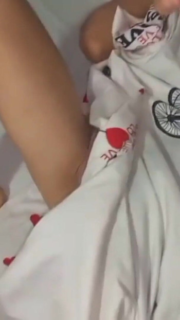 Berühmte tik toker wird beim filmen eines erotischen video entdeckt | Clip 1