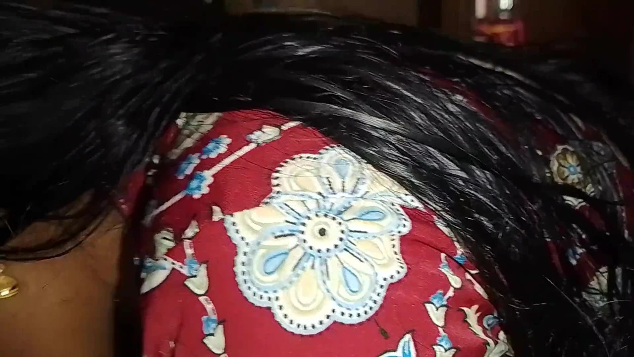 Hintli mallu kız kocasının penisini ağzına sokuyor