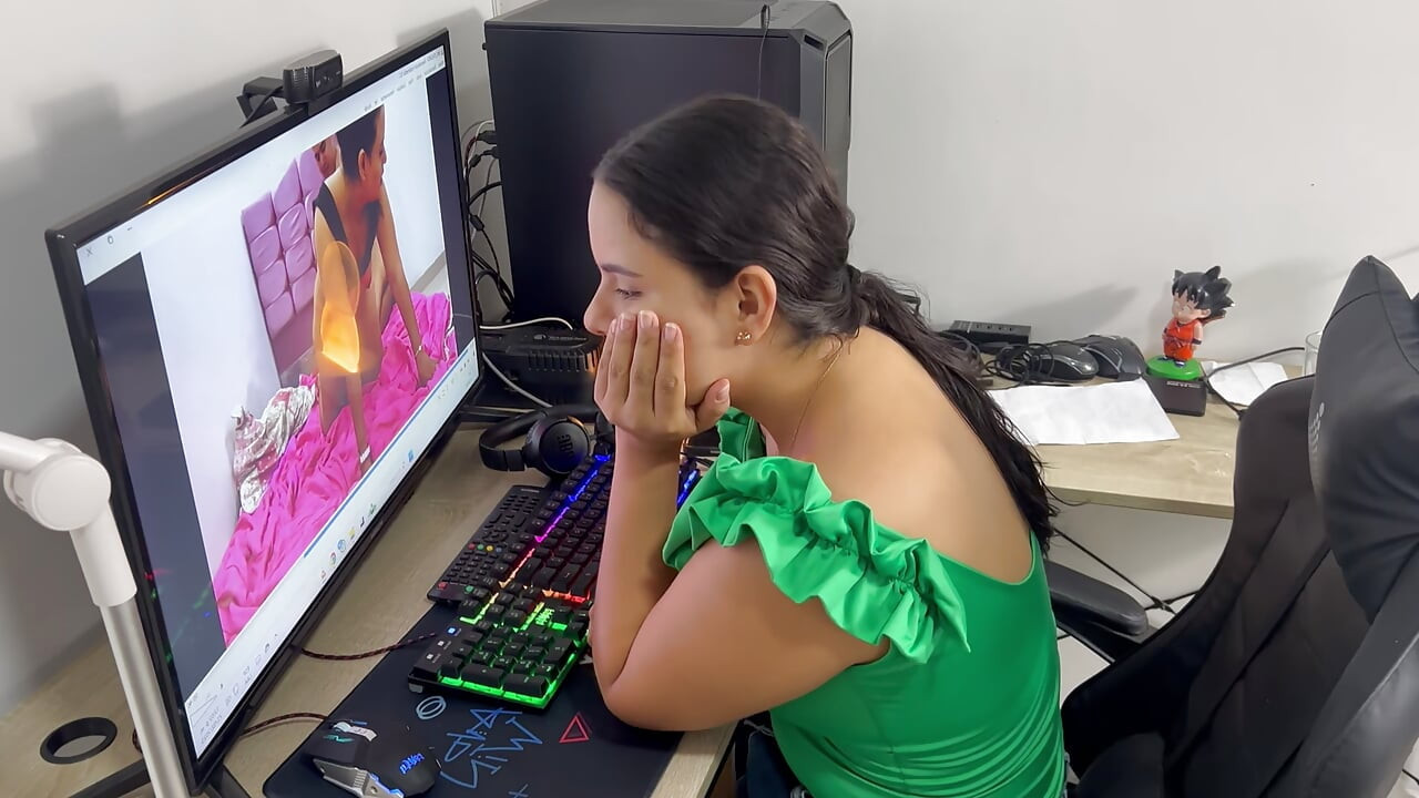 I FIND MY STEPSISTER VERY HOT WATCHING PORN YOU WEREN'T LIKE THAT !