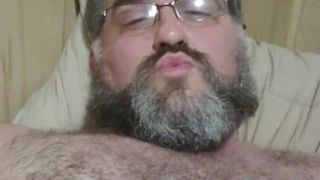 Bearded guy cums
