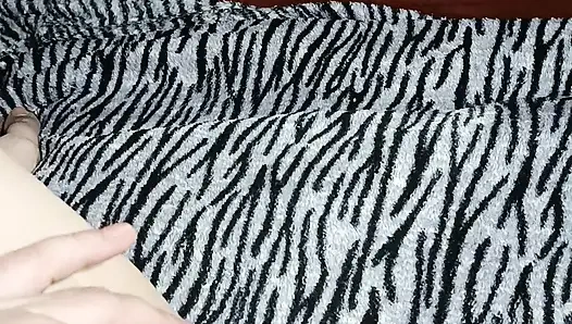 Homemade Masturbation in Front of the Mirror Without Taking off Her Panties