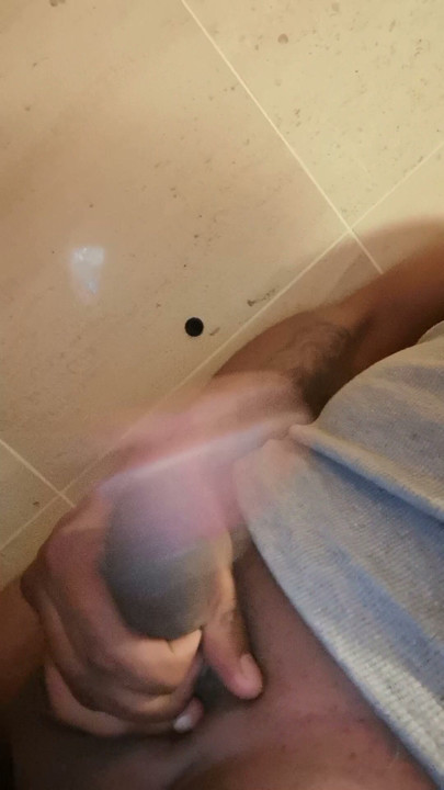 Daxxx111 the cock still hard