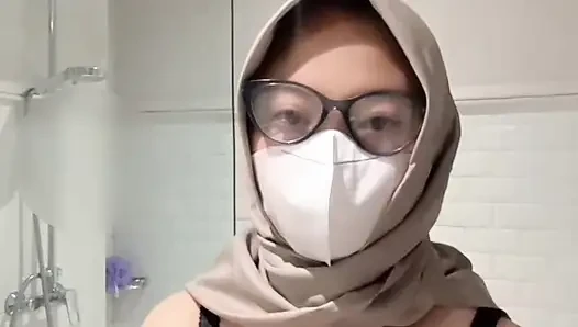 Beautiful ass squirting shower