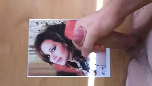 Jennifer Lawrence güzel bir yük alır (cumshot haraç)