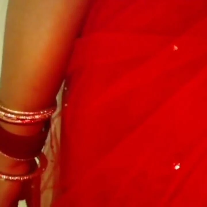 Very Hot Desi Indian Big Sexy Boobs Show.