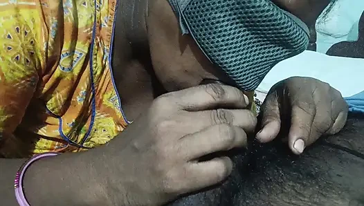 Индийская горячая девушка делает в боул-в гостиничном номере в Мумбаи с горячим бойфрендом