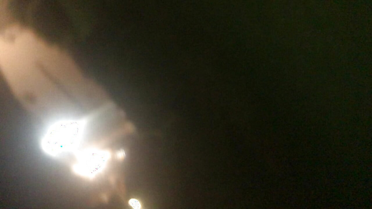 Jalan-jalan sambil bugil di blok